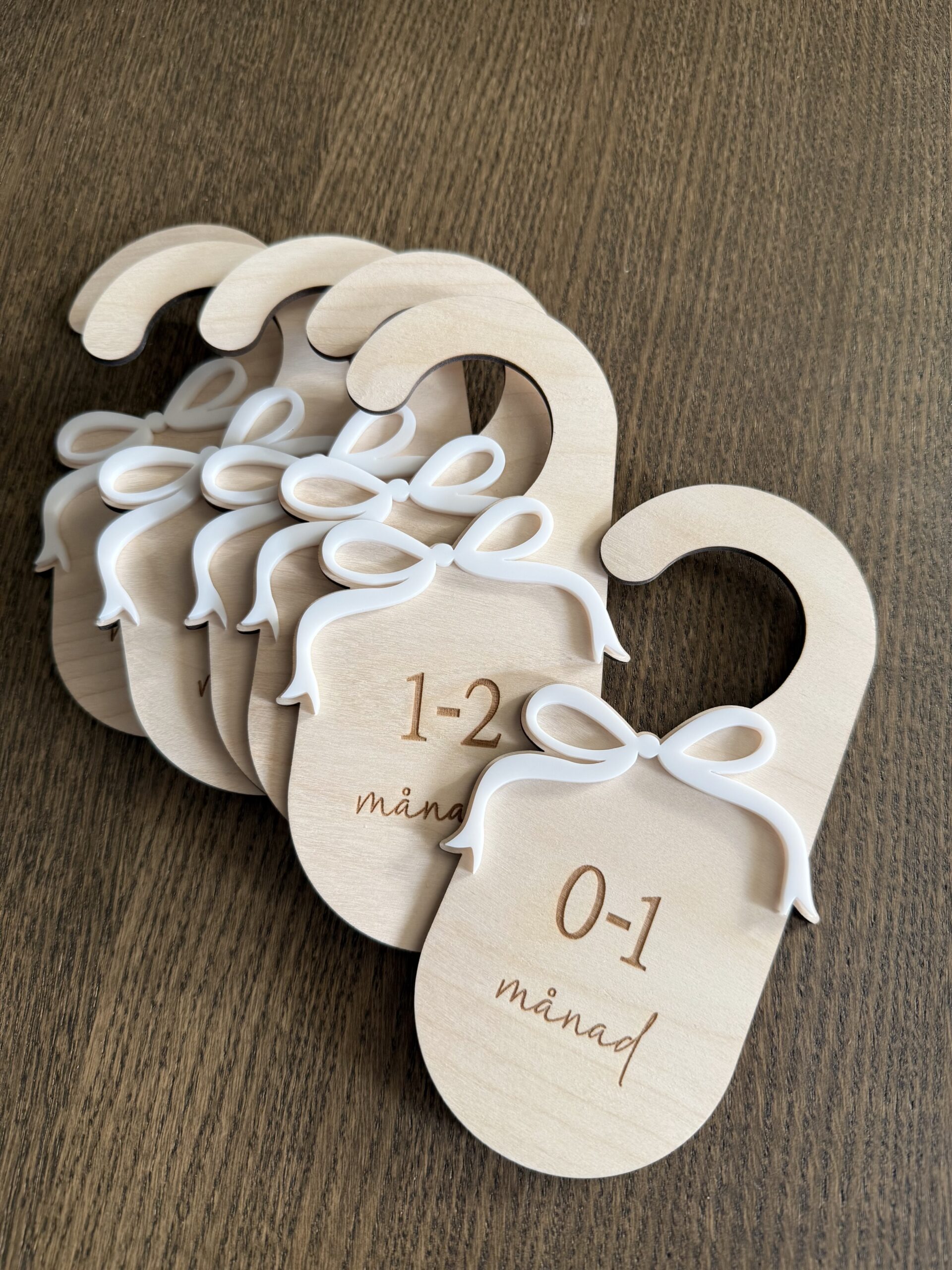 Garderobsuppdelare - Rosett