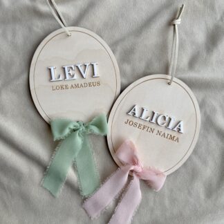 Namnskylt - Oval med chiffongband