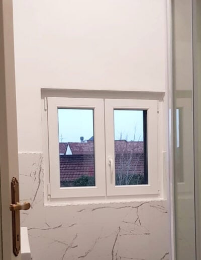Prezzo finestre in PVC con vetri a doppi o tripli vetri, isolamento acustico e termico.