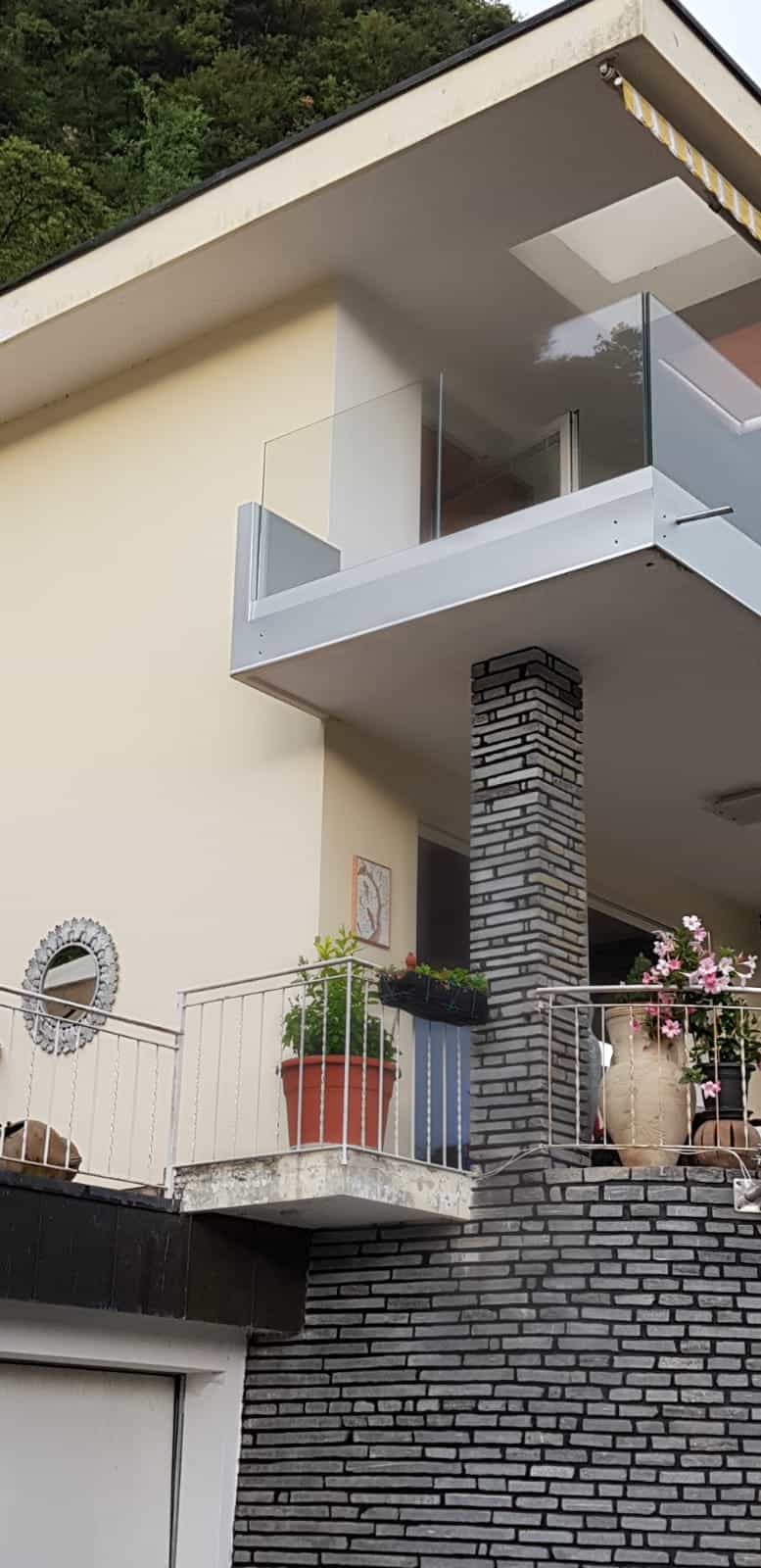 206178-zcm-serramenti-balcone-in-vetro-e-metallo.jpg.