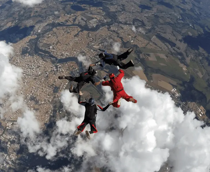 skydiving four way team 