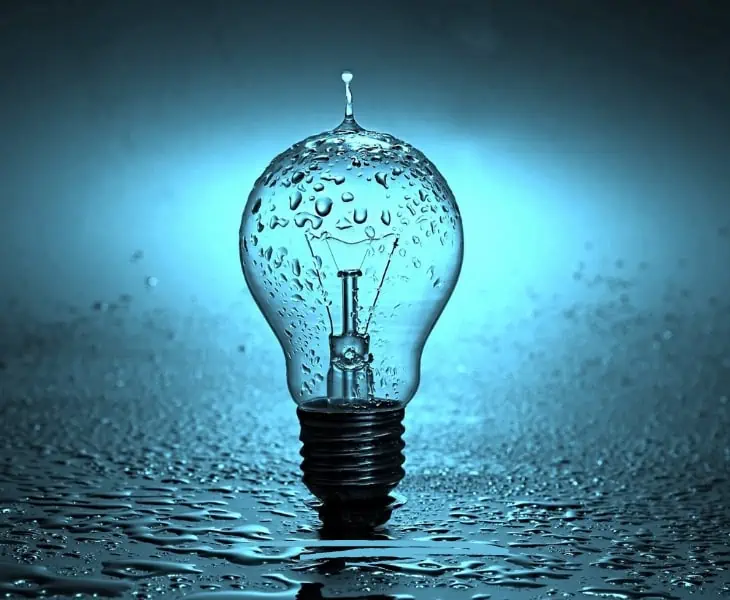 wet bulb in blue background