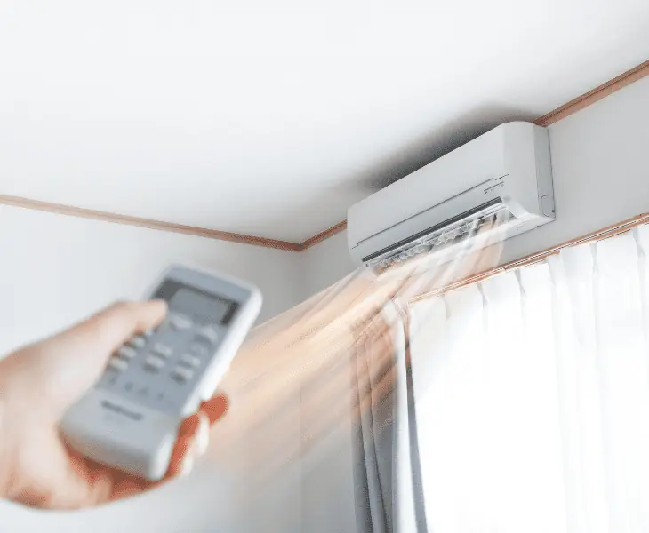 factors contributing to low humidity room level