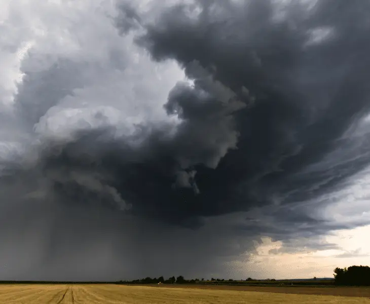 dangers of shelf clouds