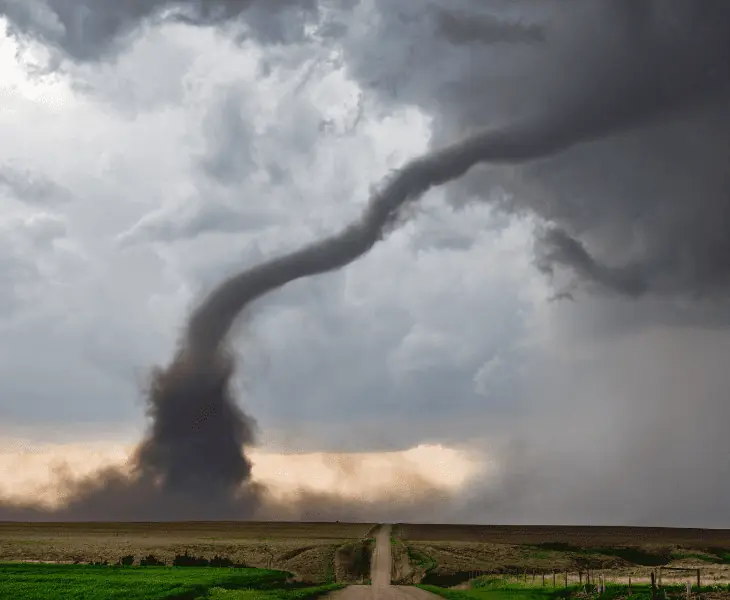 distinguishing funnel clouds from tornadoes
