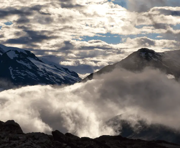 heliskiing in thompson pass