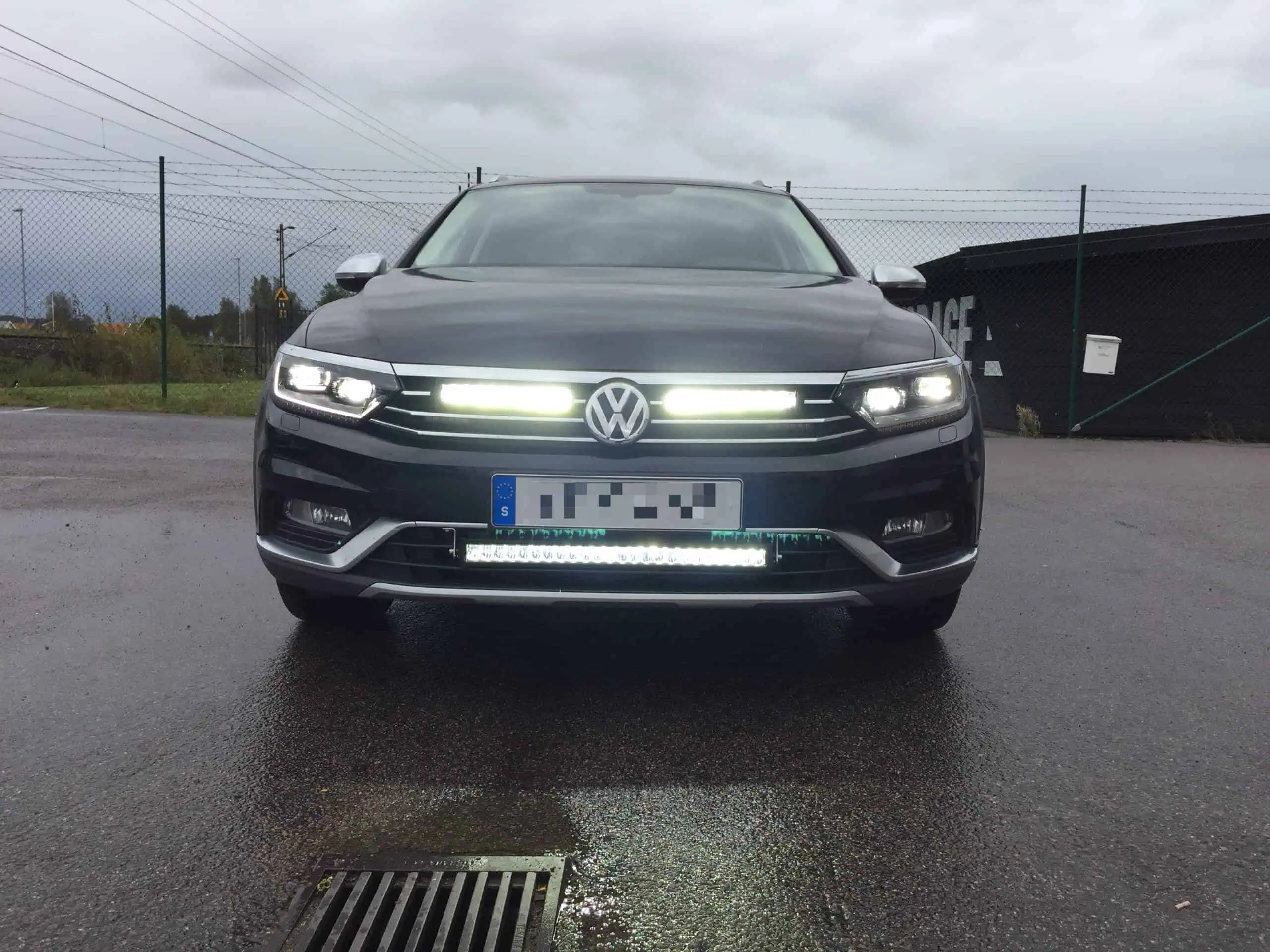Volkswagen Passat med Luxtar X24 och Luxtar X10
