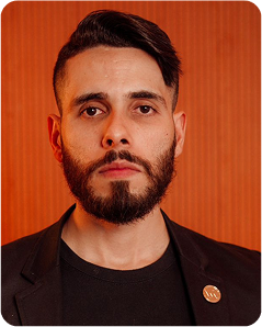 Versão mobile da imagem do Renan Silva, Diretor Comercial da Y2B Consulting, especialista em estratégia de vendas e crescimento para empresas de energia