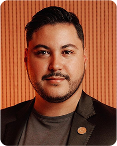 Versão mobile da imagem do Kaíque Martins, Diretor de Operações da Y2B Consulting, especialista em estruturação de processos comerciais para empresas de energia