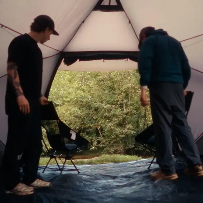 Shelter setup at Cloudbreak campsite.