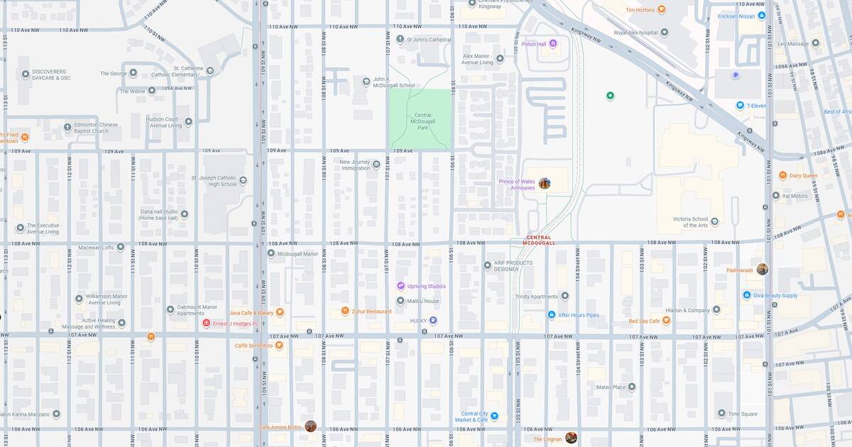 Map of downtown city streets highlighting parks, landmarks, and transportation routes.
