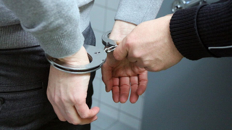 Tineri arestați după un conflict pe o stradă din Târgu Neamț