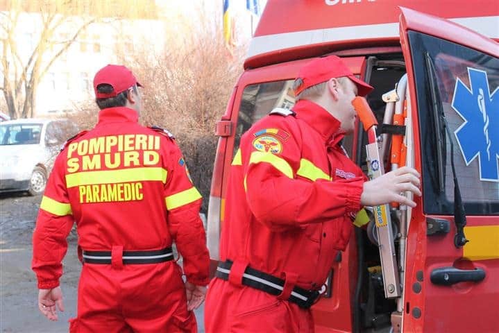 SMURD Bălțătești-Neamț O femeie a suferit arsuri pe 30% din corp, într-un incendiu cauzat de o lumânare