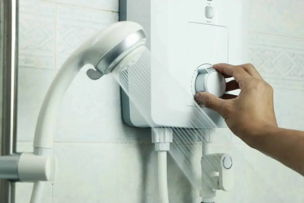 Understanding the Differences Between Tankless and Traditional Water Heaters