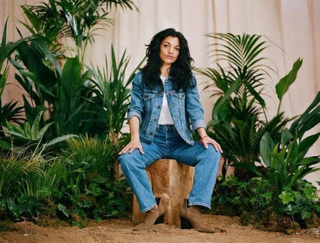  />«Me gustaría transmitir a las nuevas generaciones de mujeres gitanas y también de hombres la conciencia de quiénes somos y qué futuro nos merecemos, a mi yo de catorce años le diría que no tenga ningún miedo a empezar ningún tipo de proyecto y que crea que es digno para su pueblo y que va a hacer que las mujeres gitanas se pongan al frente. Siempre tenemos que ser consecuentes con esa identidad que es milenaria y que no debemos olvidar jamás. Nuestro valor está en la herencia, nuestro mejor legado, nuestra herencia»</p><p dir=