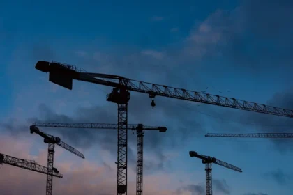 gruas obras construccion