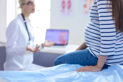 mujer embarazada ginecologa