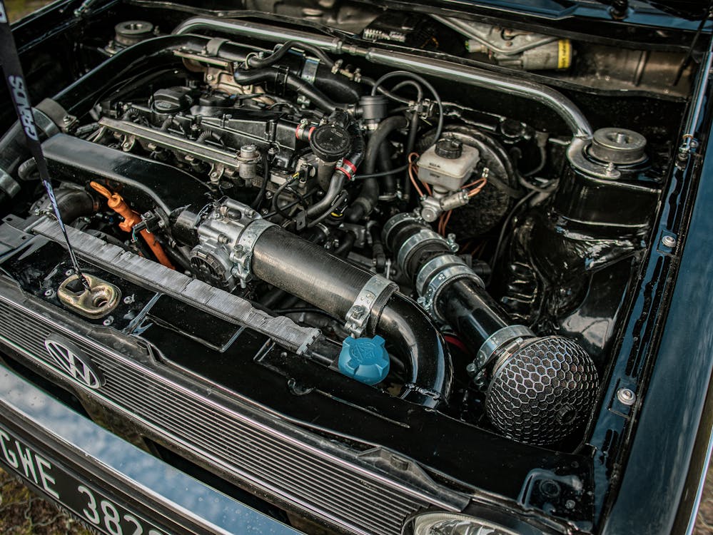 AC compressor failure warning signs in your vehicle's engine bay. Recognize symptoms early to preven.