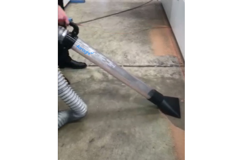 Airtight-Vacuum-Wand-in-use-777x513