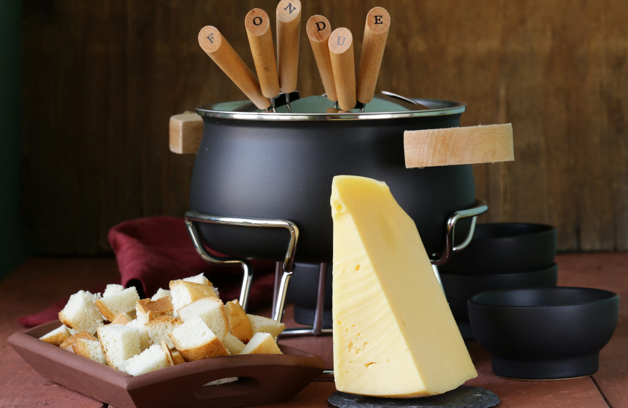 Special set of utensils for cooking fondue