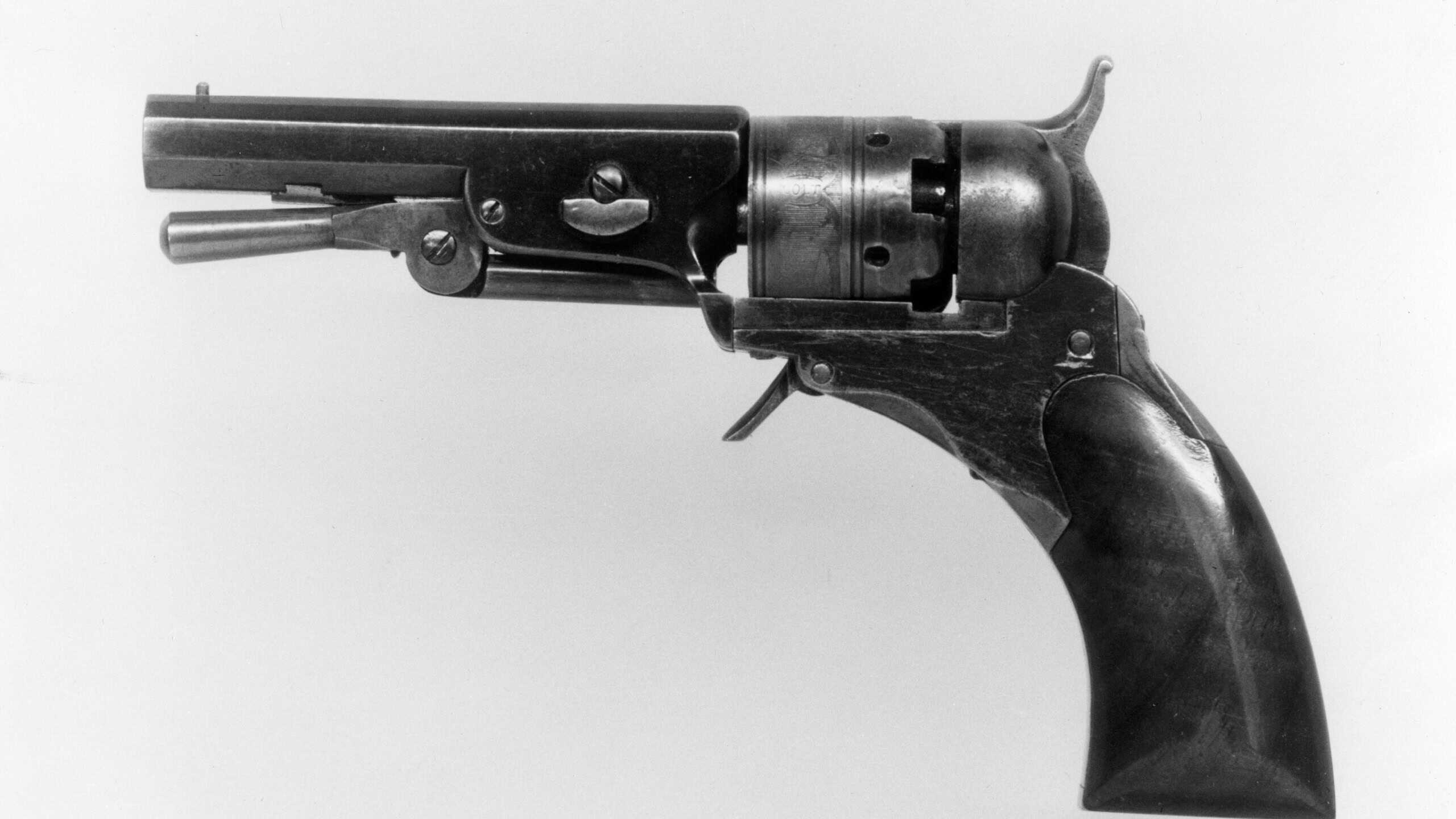 Colt Paterson Pocket Percussion Revolver, Fourth Ehlers Model, serial no. 152, with Case and Accessories. Antique weapon, war history object. Vintage weapon, antique war object.