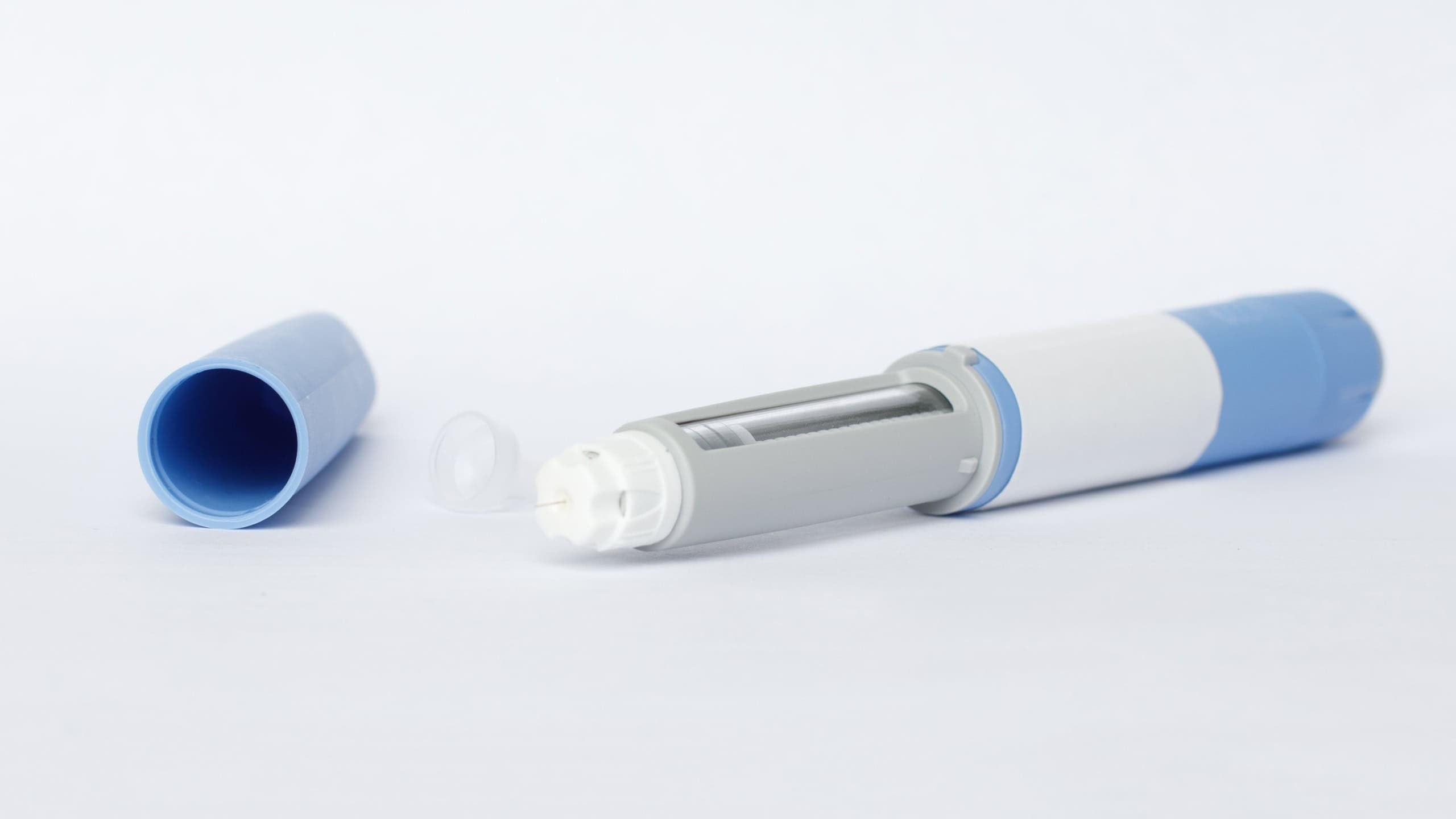 Opened self injection pen macro.