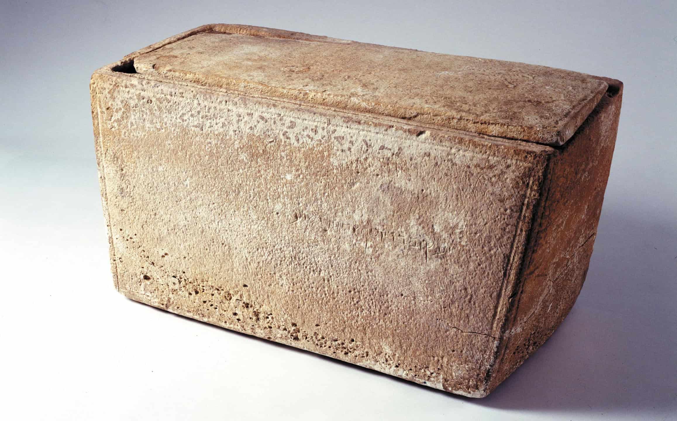 The James ossuary inscription case
