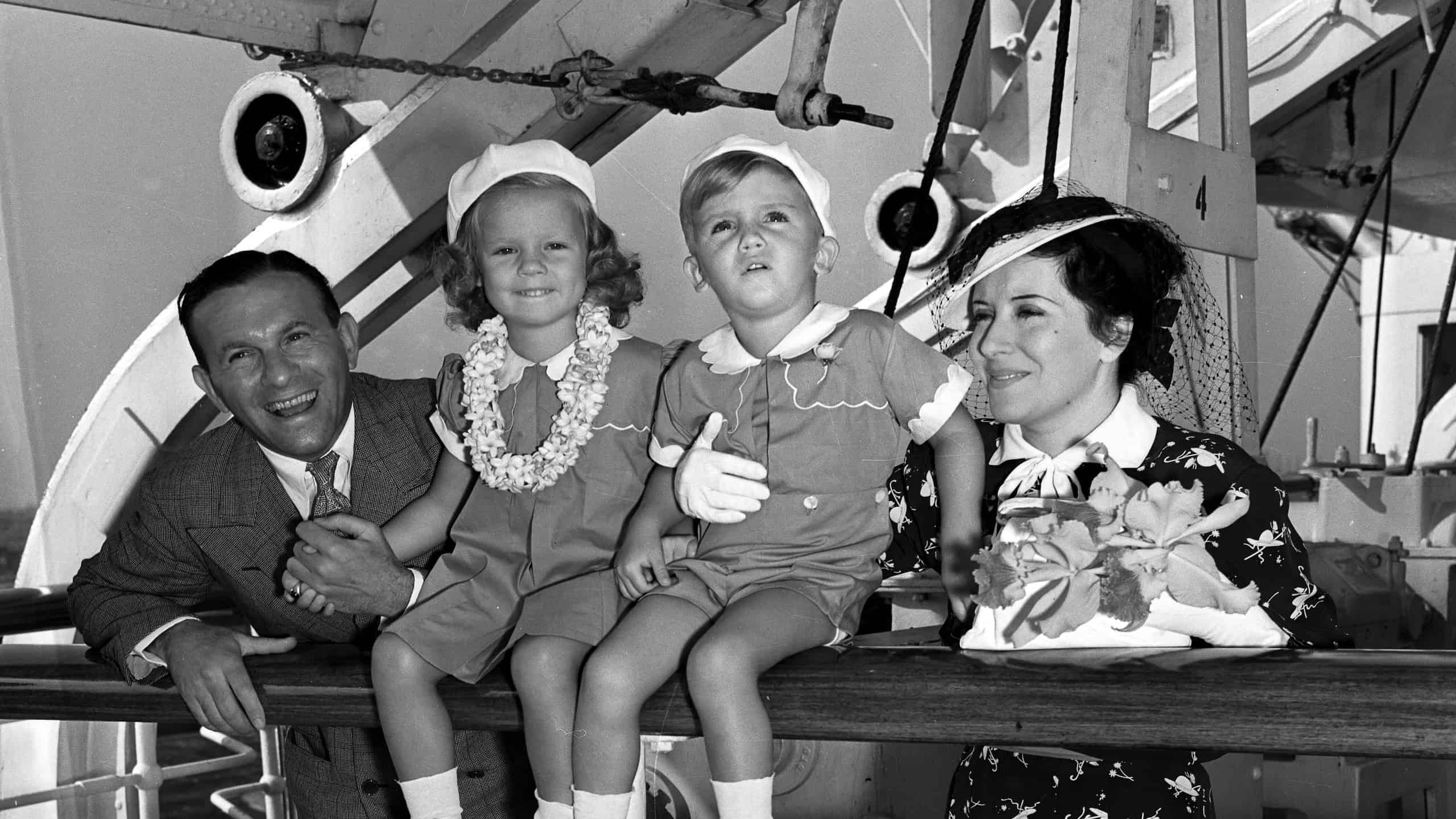 George Burns and Gracie Allen and children