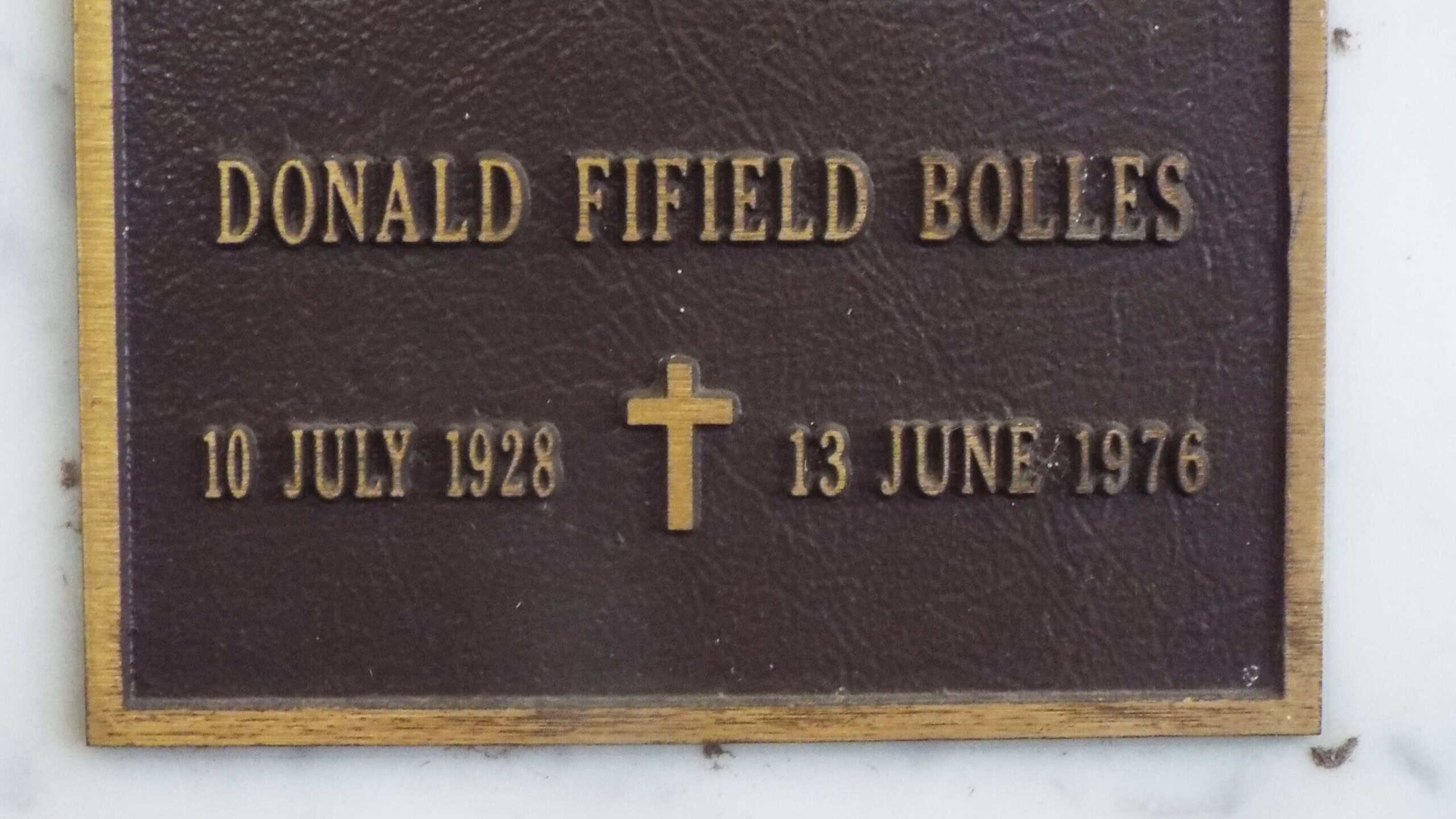 The crypt of Don Bolles (1928-1976). Bolles was an American investigative reporter whose murder in a car bombing has been linked to the Mafia.[