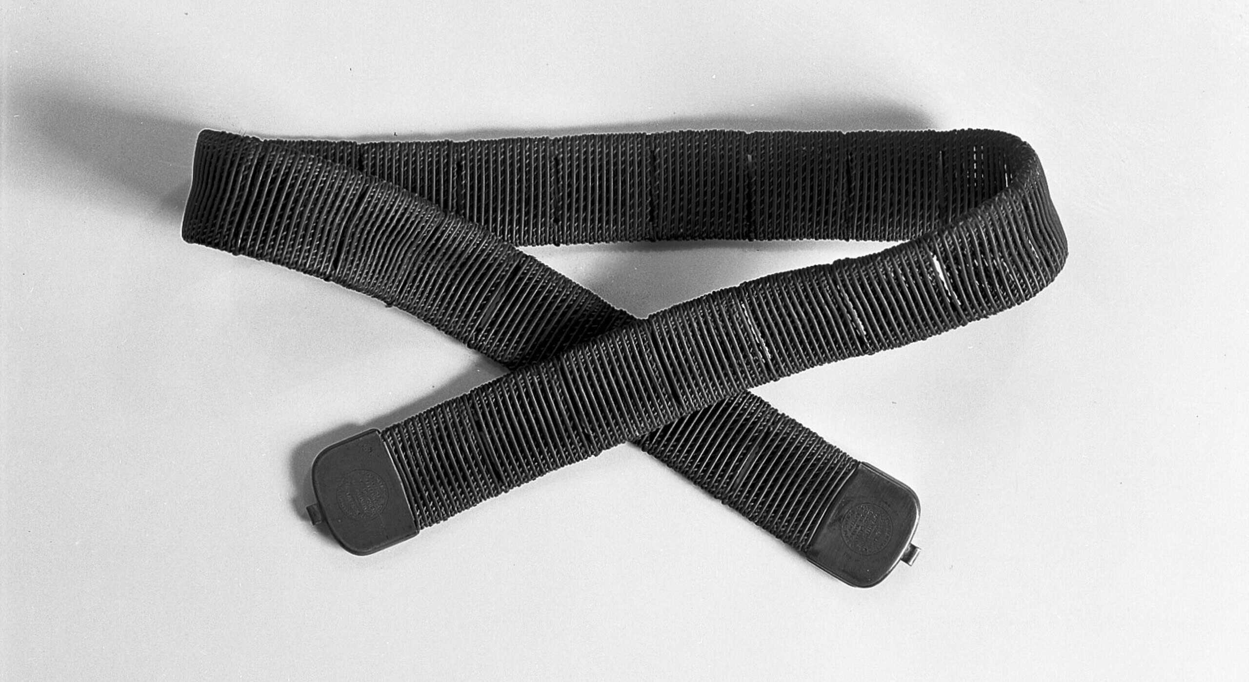 Pulvermacher galvanic belts. Wellcome L0011469