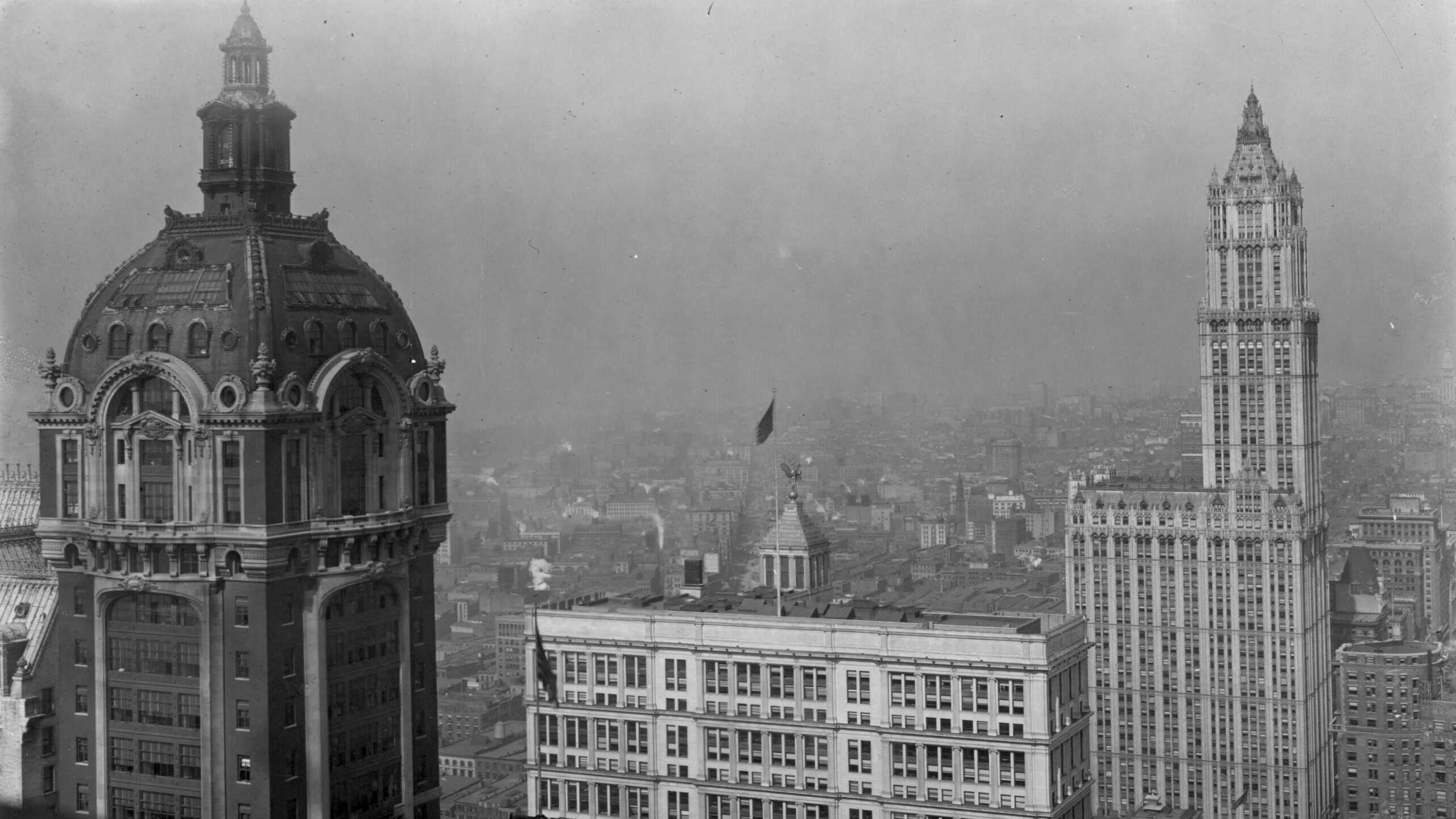 Singer Building and Woolworth Building 1918