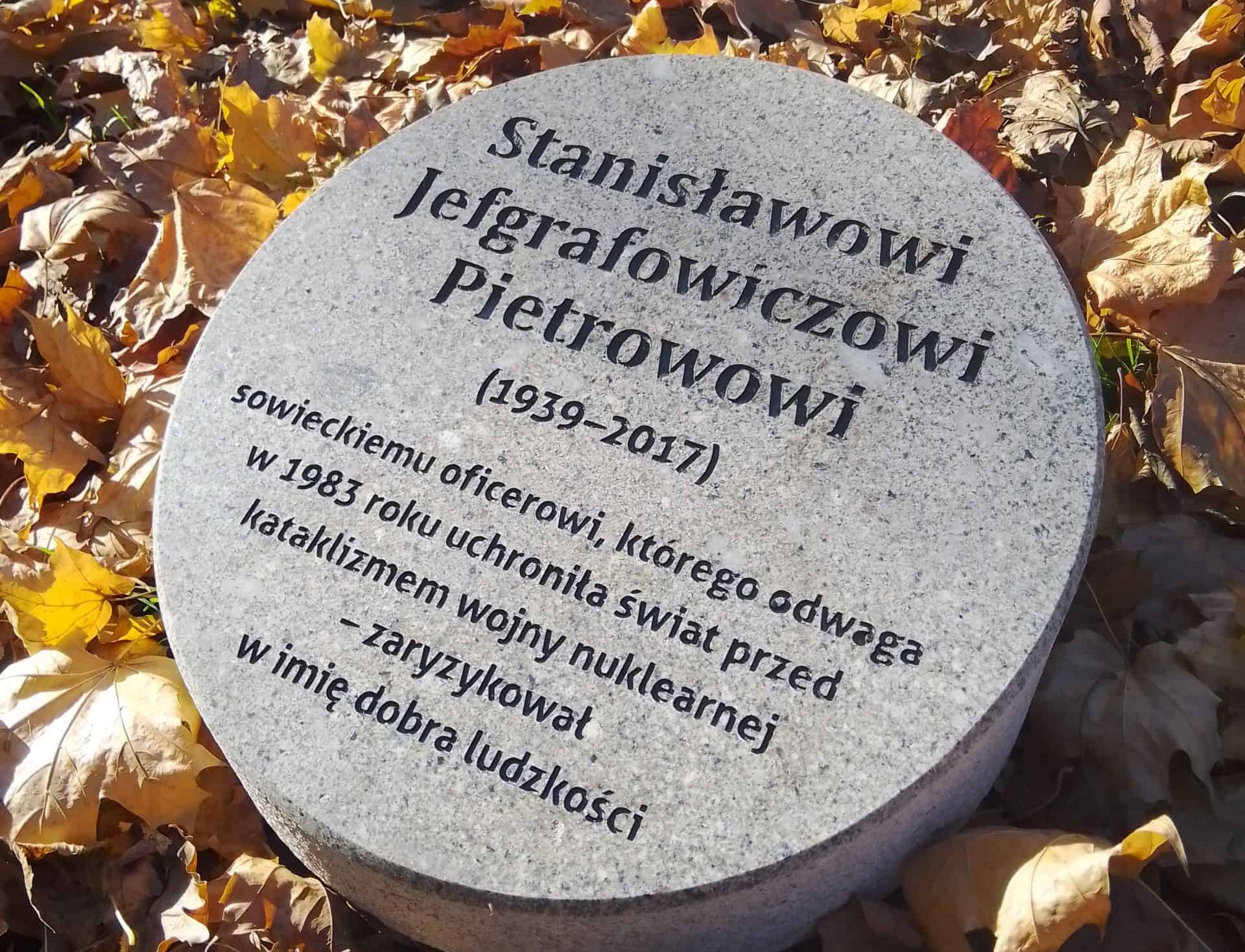 Stanislav PetrovRussian lieutenant colonel