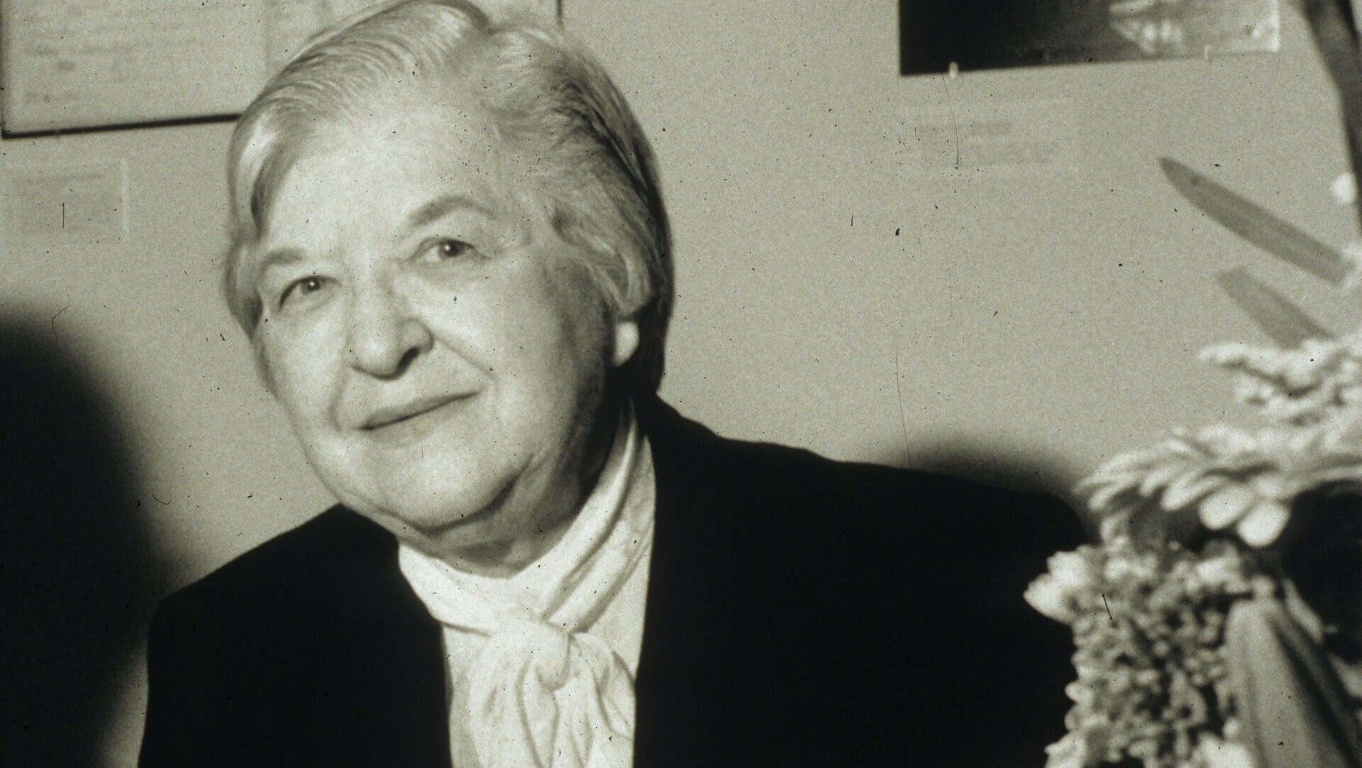 Stephanie Kwolek at Spinning Elements by Harry Kalish