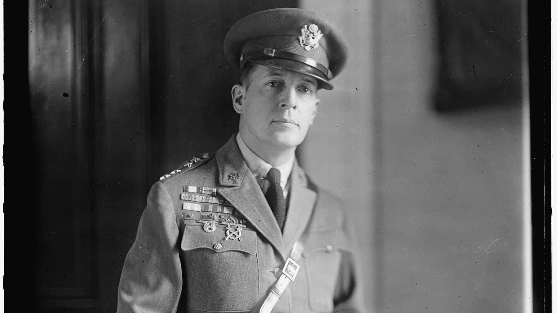 MacARTHUR, DOUGLAS. GENERAL