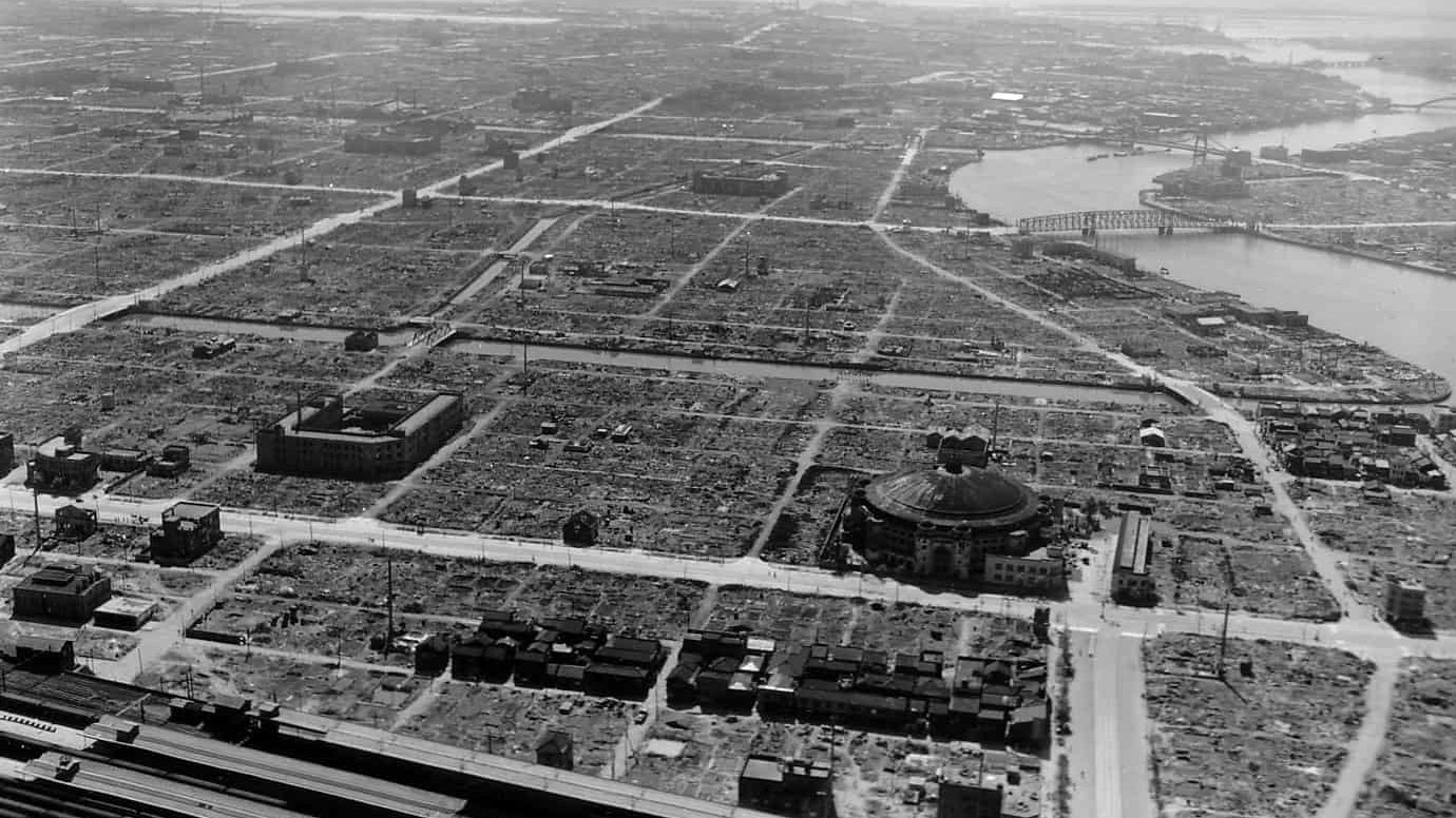 Bomb damage in Tokyo