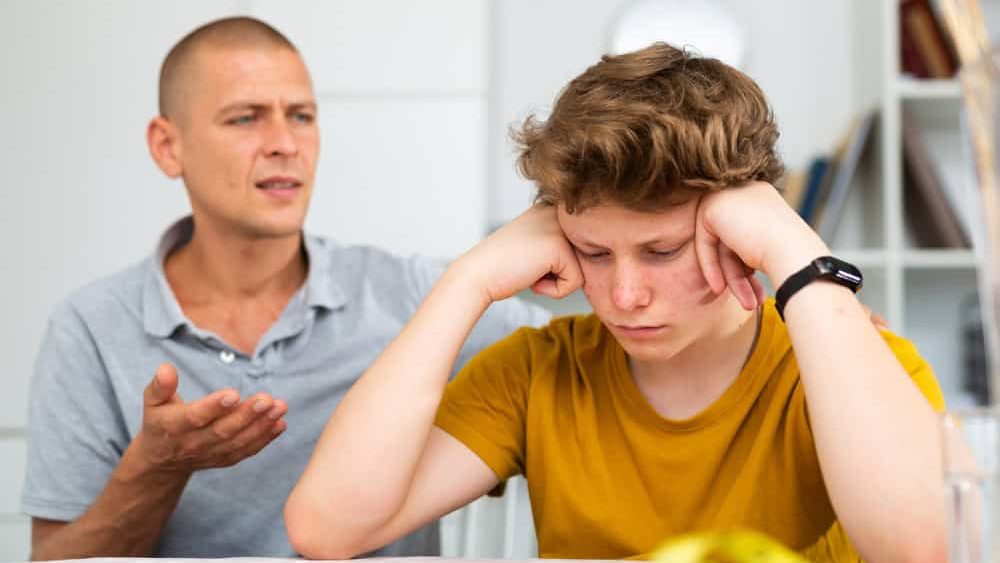 Father apologizes to teenager son after quarrel
