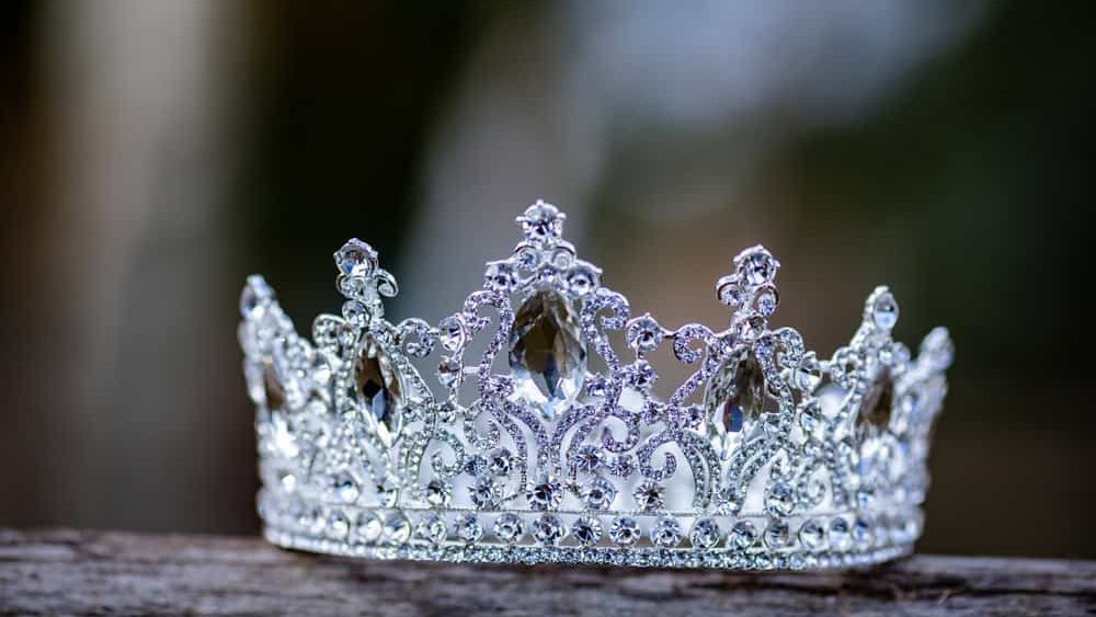 Tiara crown ornament adorned jewels fashion silver queen weddings