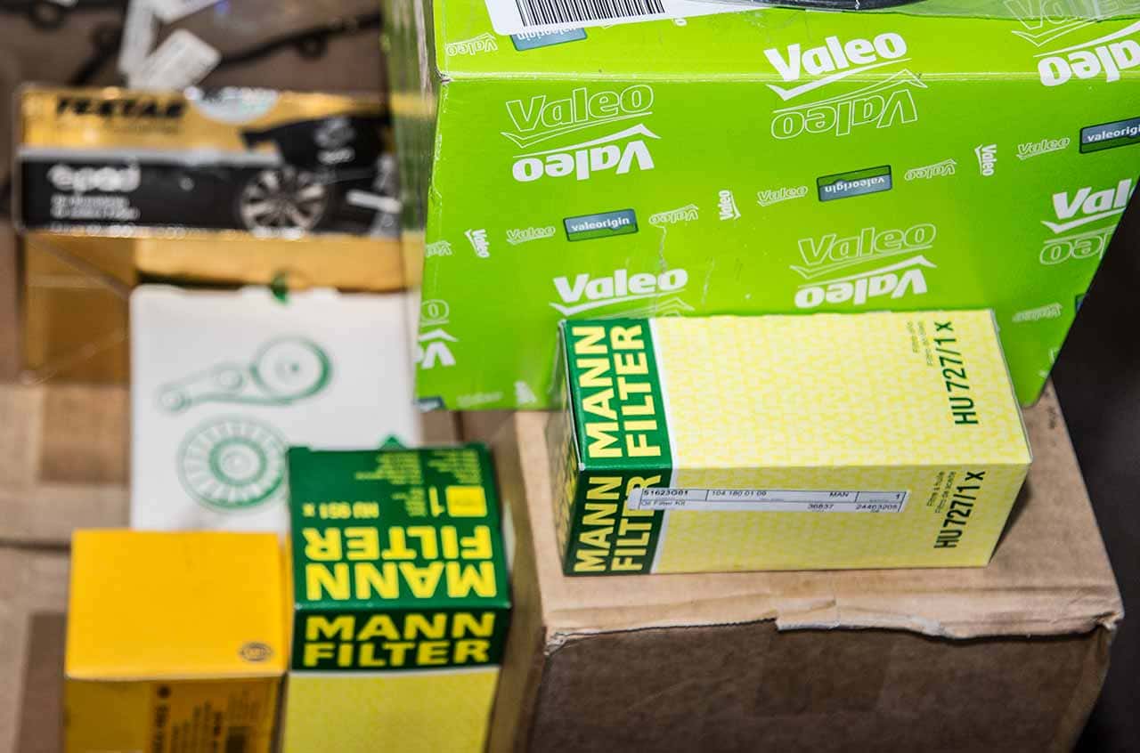 Auto filters including Mann and Valeo brands at BMP Auto Service for vehicle maintenance.