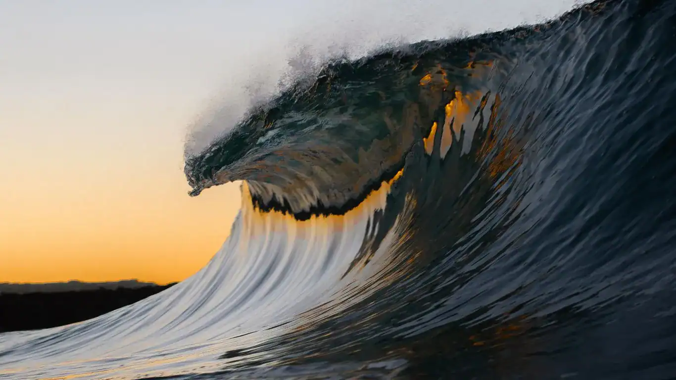 Surfing Margret River the box