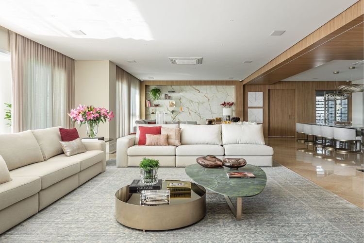 Sala de estar moderna e neutra