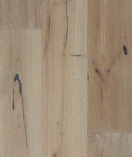 Smooth oak hardwood flooring with natural grain and warm finish | Creative Floors Vail quality wood flooring.