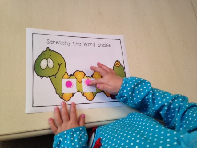 Stretchy the Word Snake mat: Stretching Sounds in words
