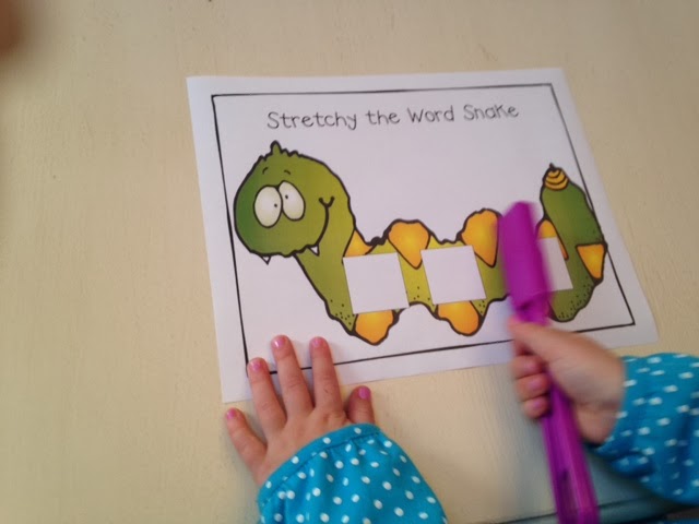 Stretchy the Word Snake mat: Stretching Sounds in words