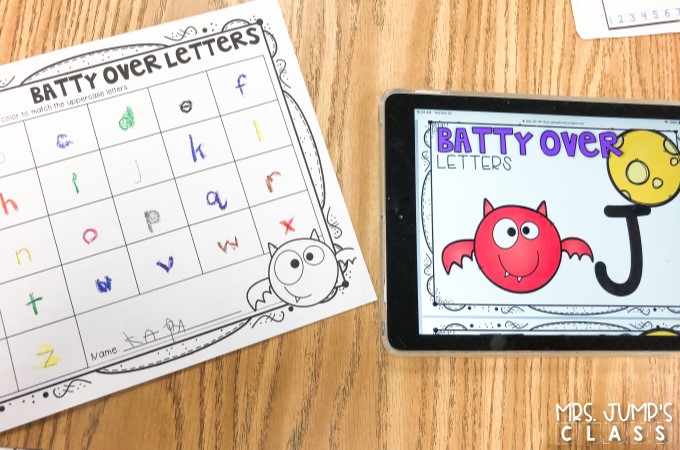 ELA Digital centers that are perfect for the Fall season. Students practice rhyming, syllables, beginning sounds, word families, letter recognition, and more!