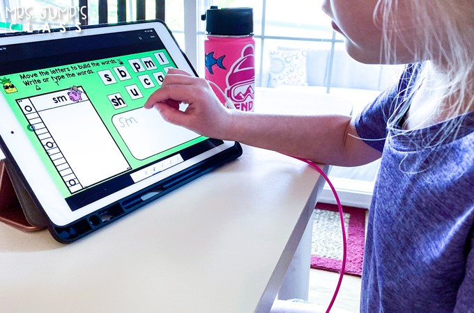 Digital phonics daily activities for kindergarten and first grade. 1-click Seesaw links and PowerPoint versions available for easy use!&nbsp;