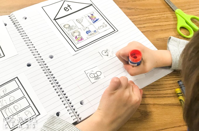These printable lessons and activities will make your classroom phonics instruction simple and stress-free.