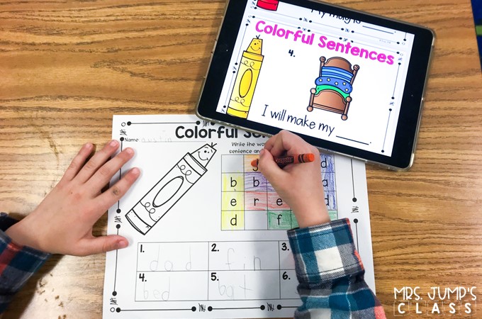 Digital literacy centers for kindergarten and 1st grade to practice ELA skills. Students practice word families, blends, rhyming, syllables, digraphs, vowel sounds, and more!&nbsp;