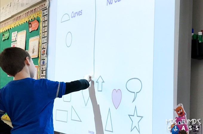 Kindergarten math lesson plans for teaching numbers to 5, 2D shapes, and 3D shapes. This resource provides detailed instruction for your first 4 weeks of math!