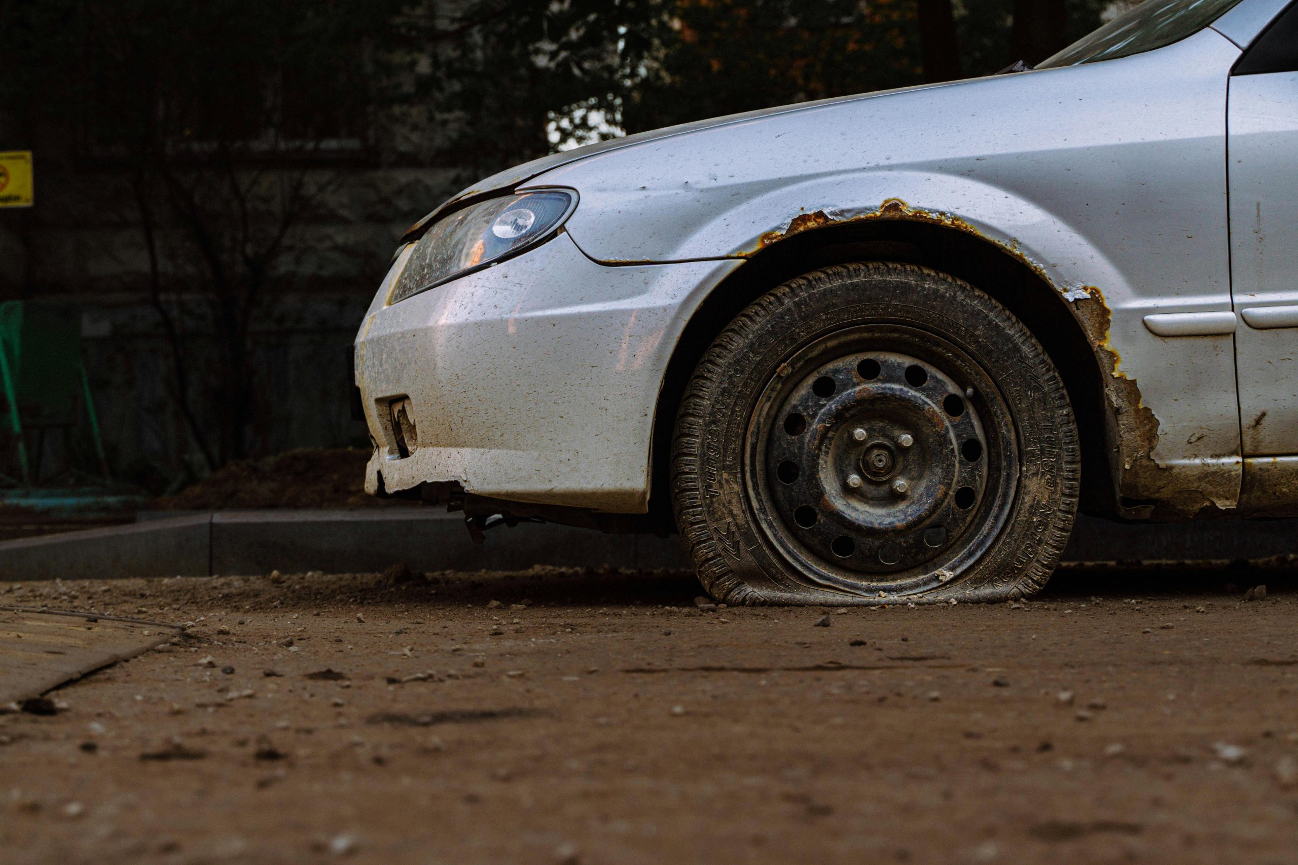 Flat Tire Frustration: What to Look for in a Trustworthy Walk-In Tire Shop