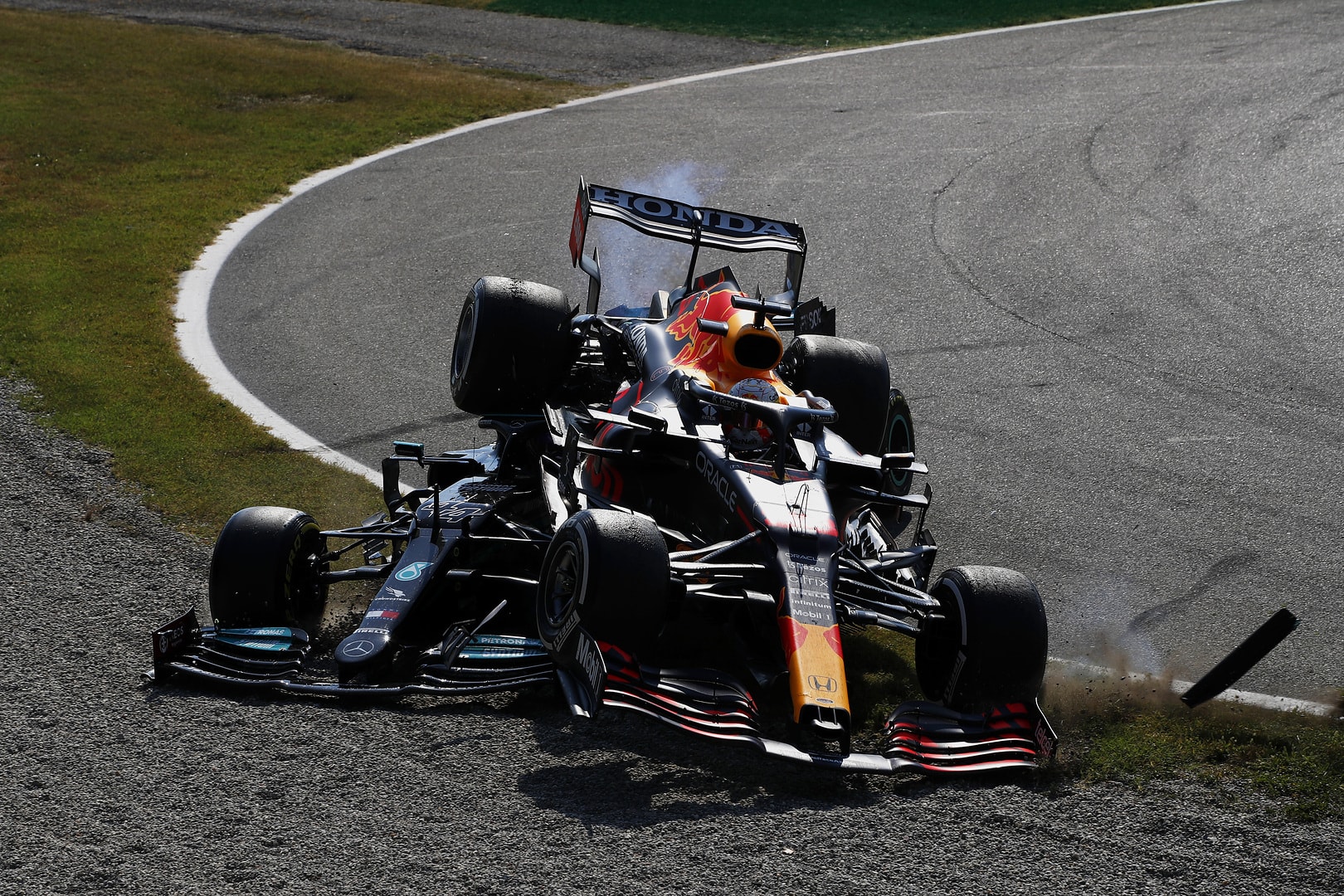 2021 Italian Grand Prix, domenica - Incidente Lewis Hamilton e Max Verstappen (immagine per gentile concessione di Mercedes)